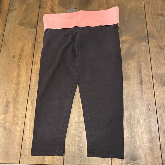 Victoria Secret Crop Leggings - Picture 1 of 3